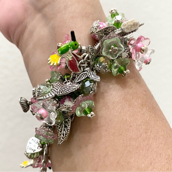 Handmade Spring Themed Flowers Hummingbird Chunky Beaded Fun Bracelet - Picture 5 of 16